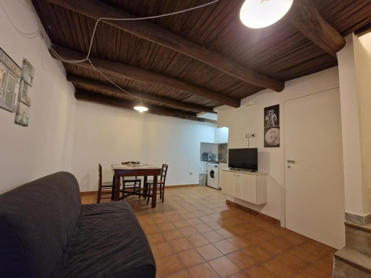 Apartamento House Of The Night Nápoles Exterior foto